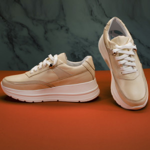  Adidasi de dama din piele si piele intoarsa pe o talpa masiva. Photo 3