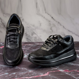  Adidasi de dama din piele si piele intoarsa pe o talpa masiva. Photo 2