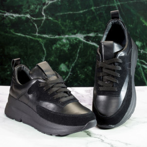 Tenisi de damă din piele cu inserții de piele intoarsa pe o talpa masiva. Photo 2