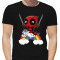 Deadpool pe un tricou cu unicorn. Photo 1